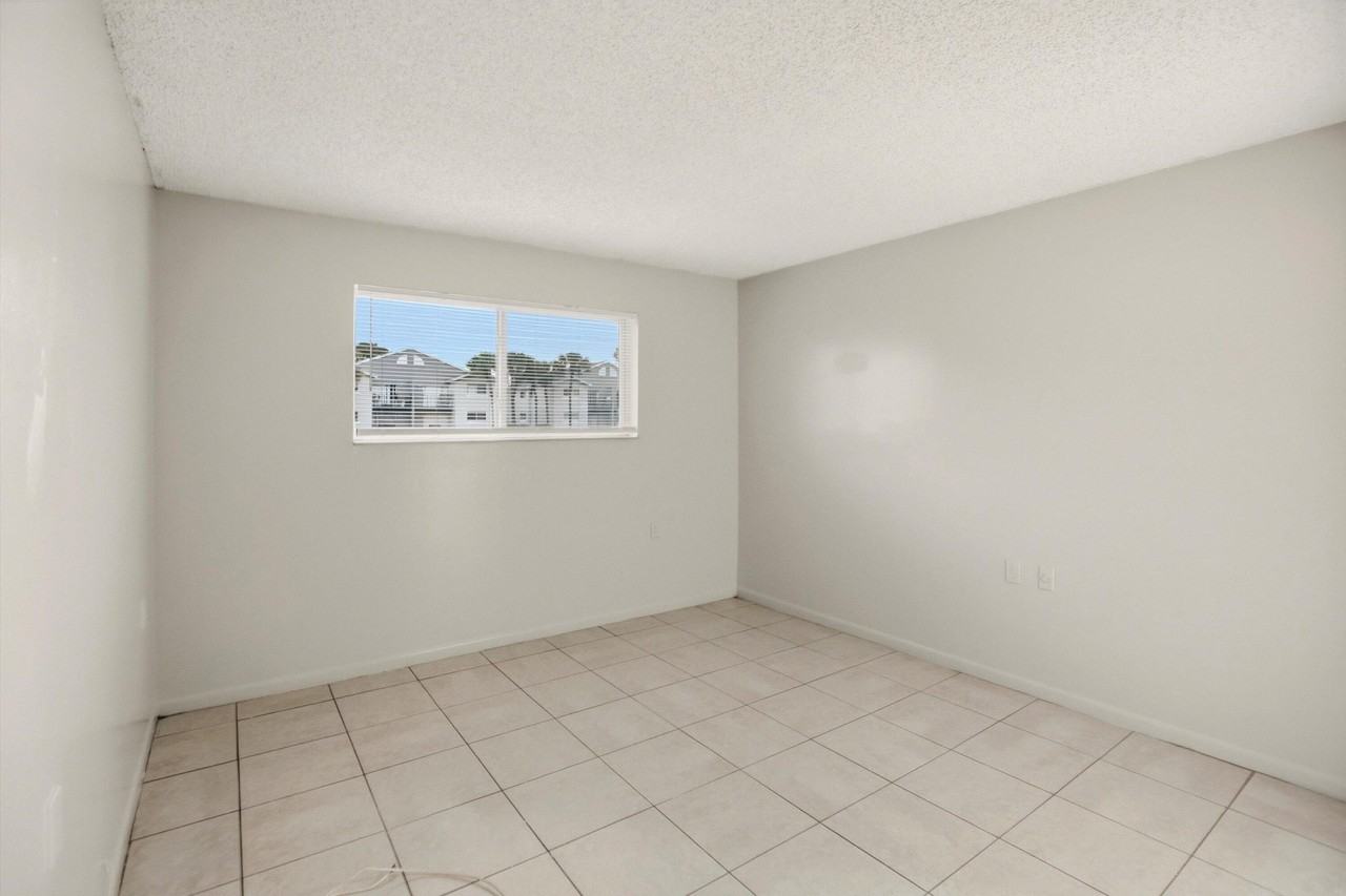 959 Lake Terry Dr Apt B - Photo 5 of 24