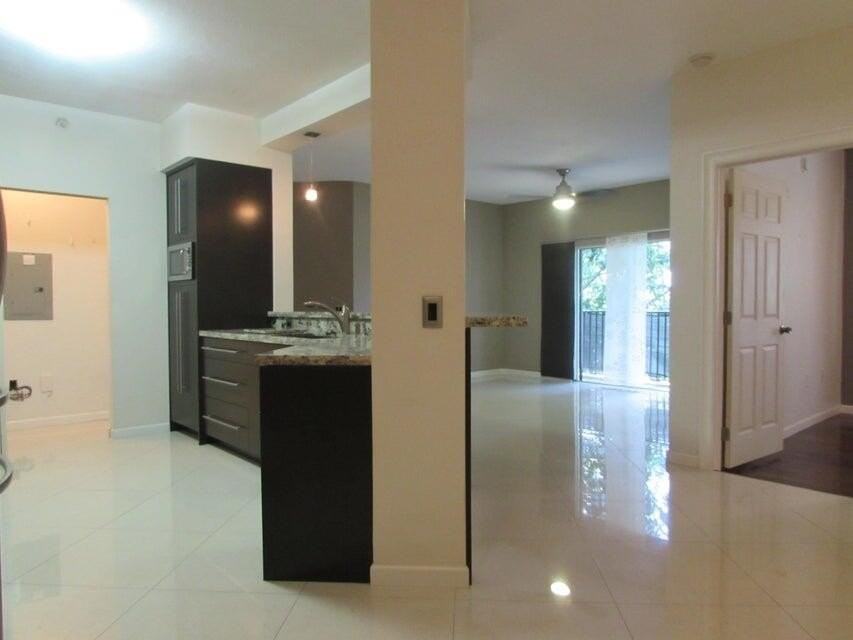 350 Crestwood Cir Apt 302 - Photo 3 of 30