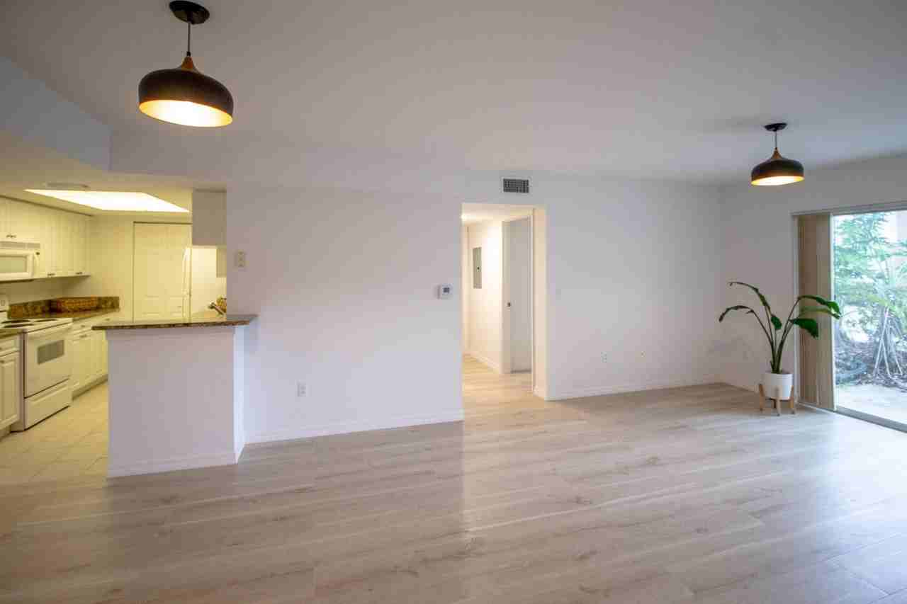 1200 Crestwood Ct S Apt 1204 - Photo 4 of 16