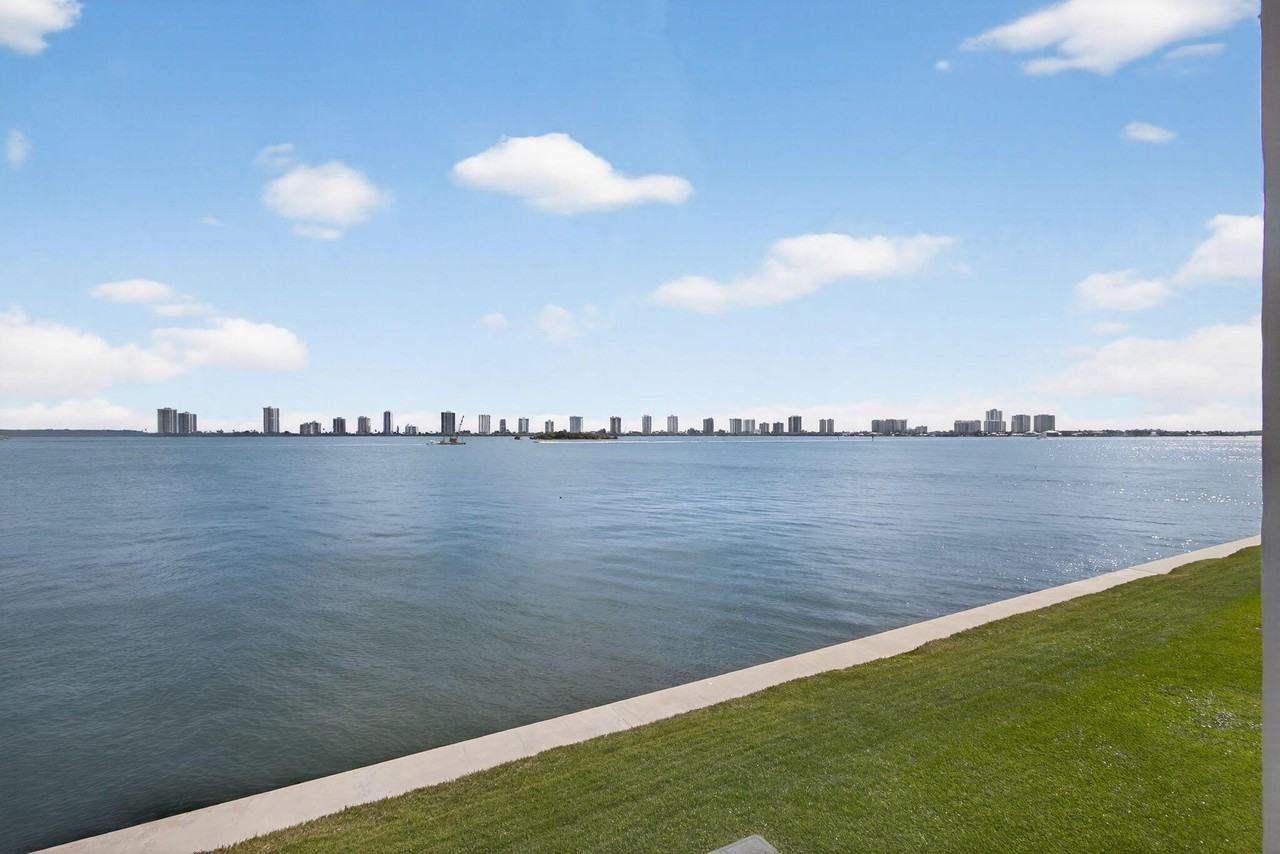 100 Shore Ct Apt 208 - Photo 2 of 45