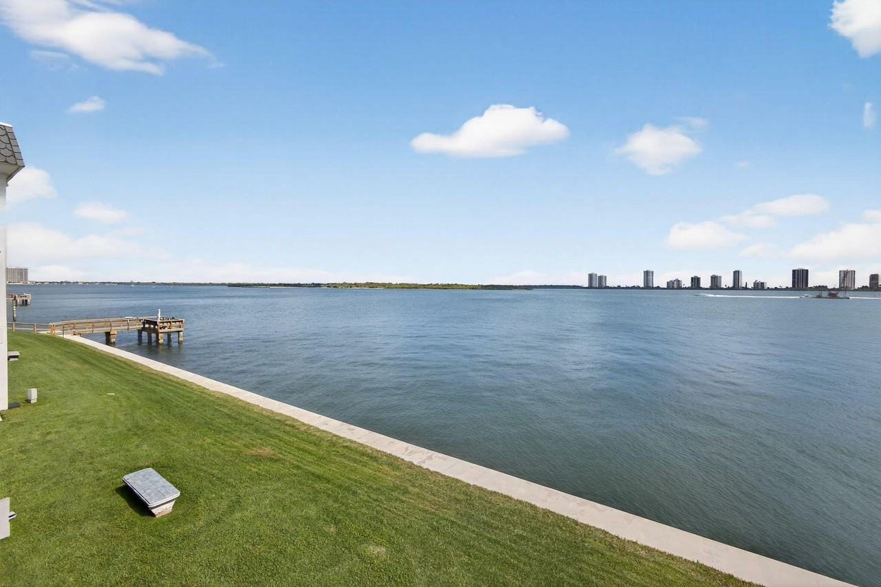 100 Shore Ct Apt 208 - Photo 4 of 45