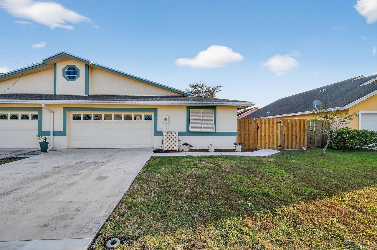 6016 Pompano St - Photo 2 of 44