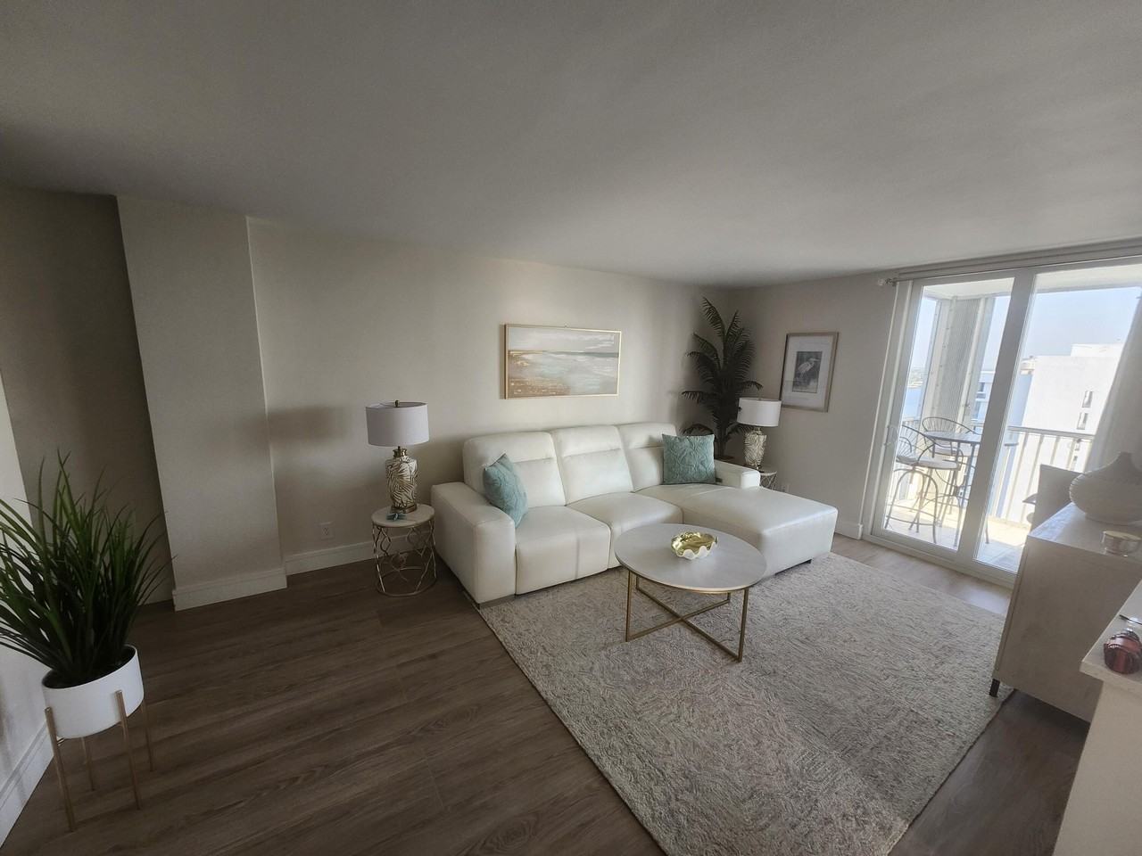 1505 N Riverside Dr Apt 1108 - Photo 4 of 16