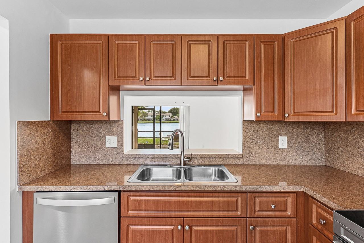 5326 Jog Ln - Photo 6 of 28