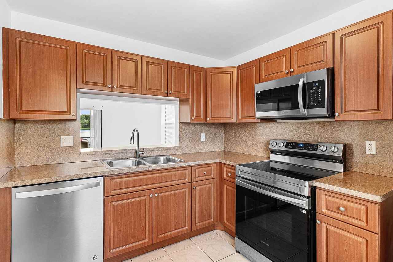 5326 Jog Ln - Photo 7 of 28