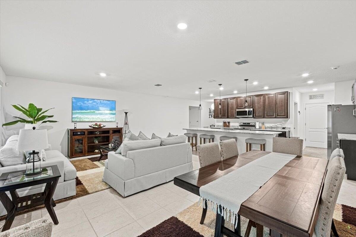 701 Ne Perch Ln - Photo 4 of 32