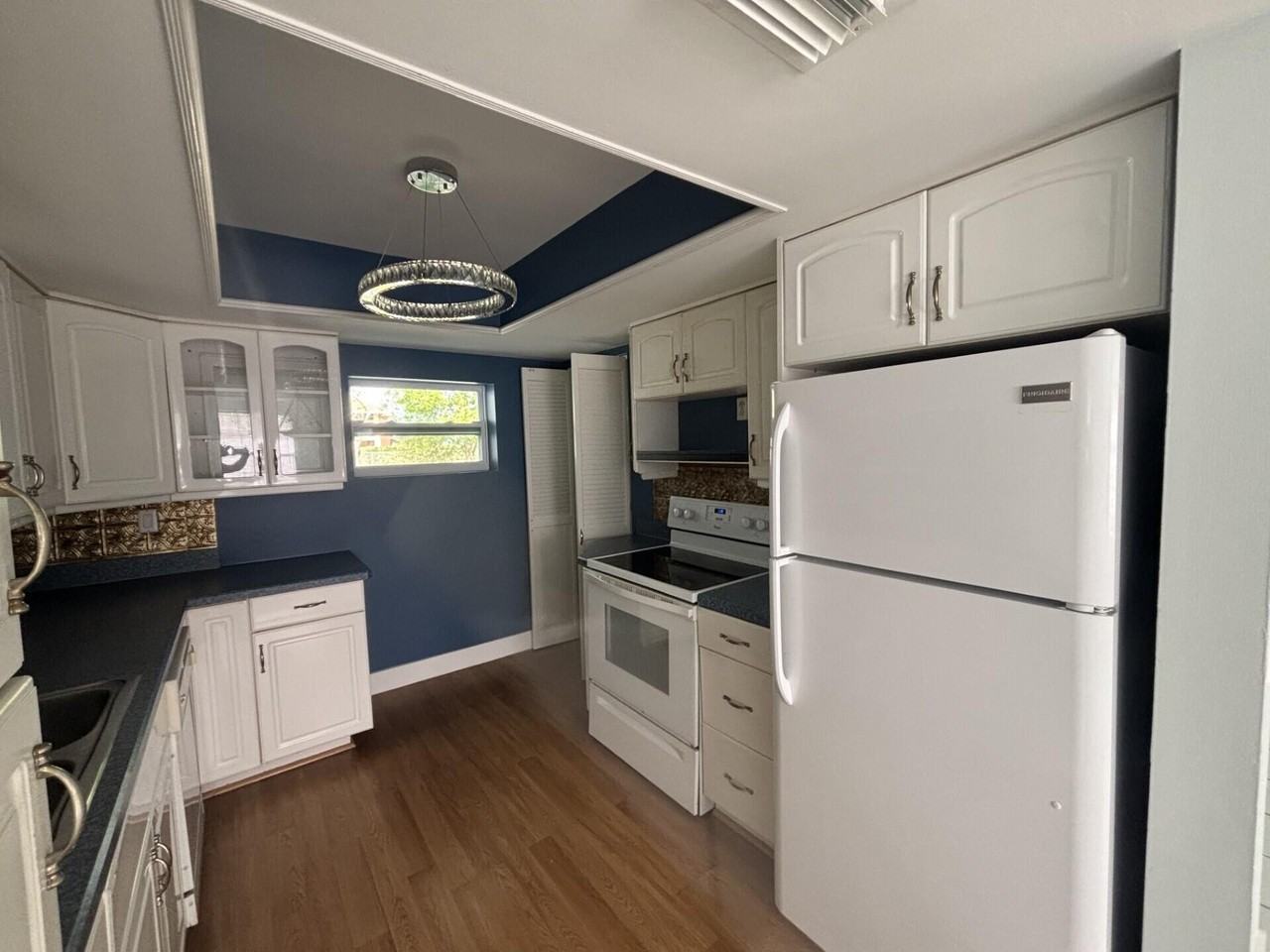 1160 Se 12th St - Photo 5 of 25