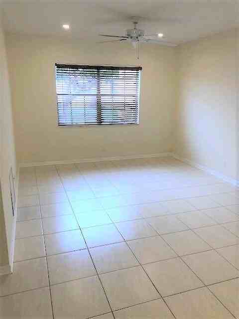 299 Sw 7th St Apt 103 - Photo 4 of 25