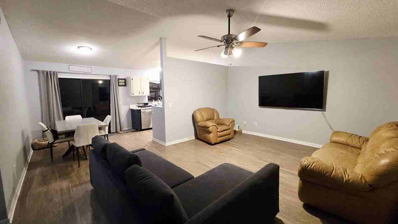 4133 Sw Darien St - Photo 6 of 14