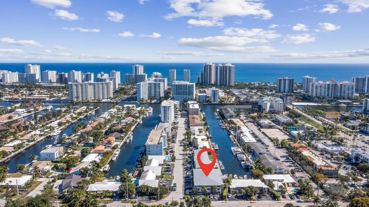 3220 Bayview Dr Apt 302 - Photo 2 of 18