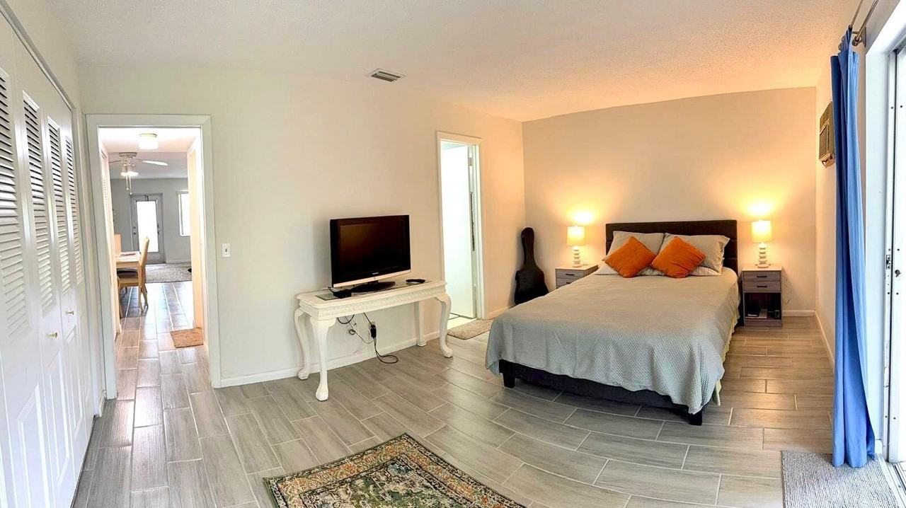 63 Windsor C - Photo 4 of 31
