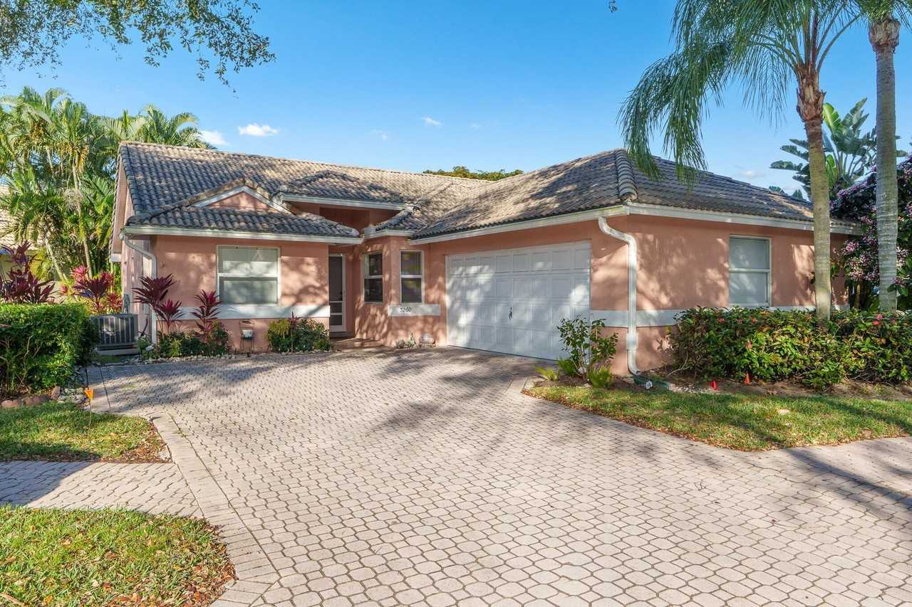 5260 Grande Palm Cir - Photo 3 of 50