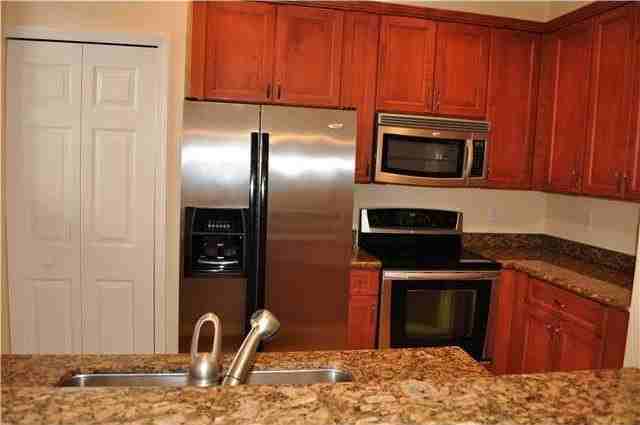 325 Bayfront Dr Unit 325 - Photo 2 of 21