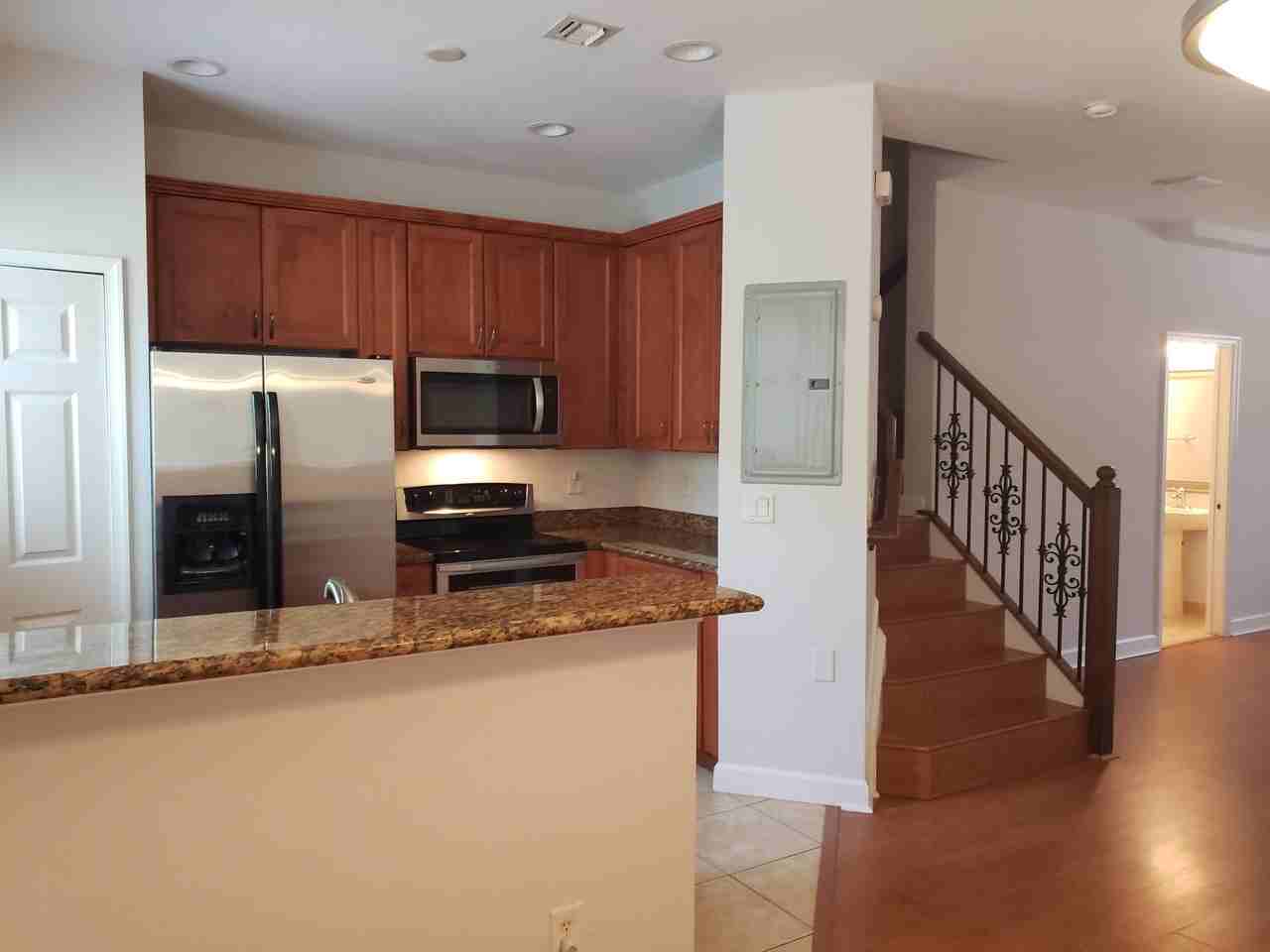 325 Bayfront Dr Unit 325 - Photo 4 of 21