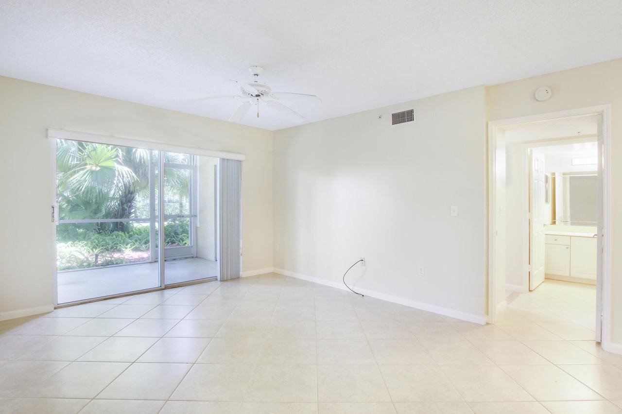 284 Village Blvd Apt 9112 - Photo 2 of 50