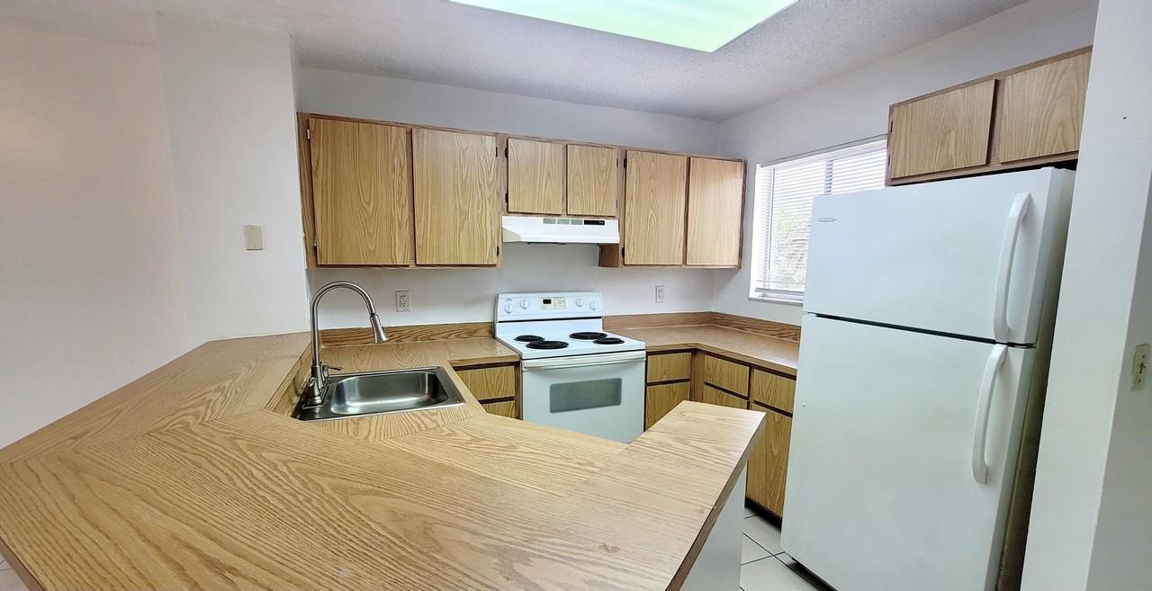 8750 N Sherman Cir Apt 307 - Photo 5 of 31