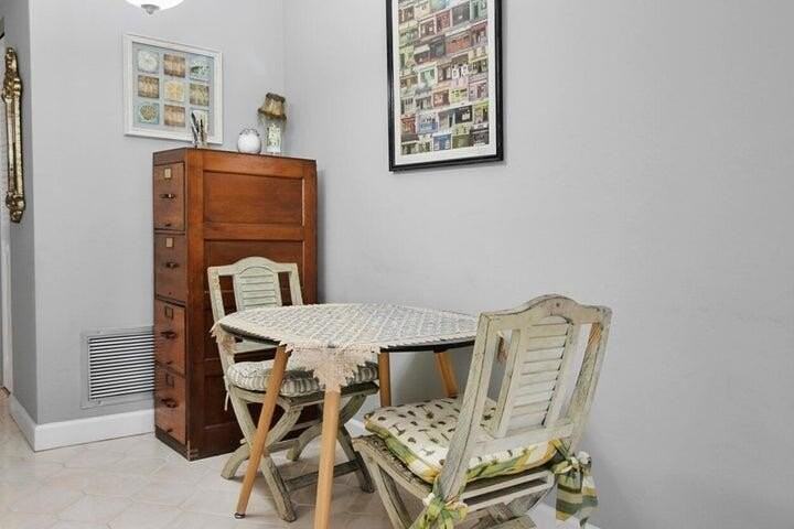 3000 Lake Osborne Dr Apt 107 - Photo 3 of 9