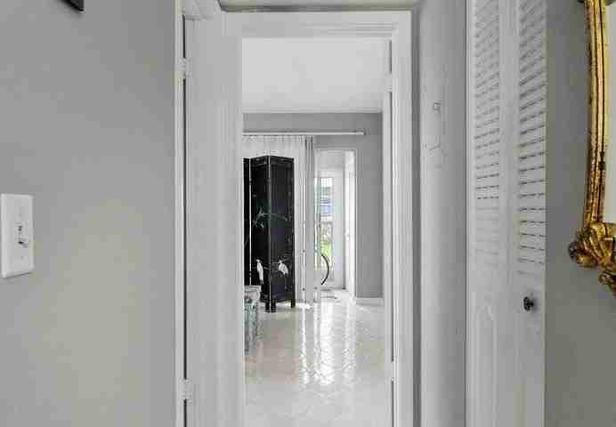 3000 Lake Osborne Dr Apt 107 - Photo 5 of 9