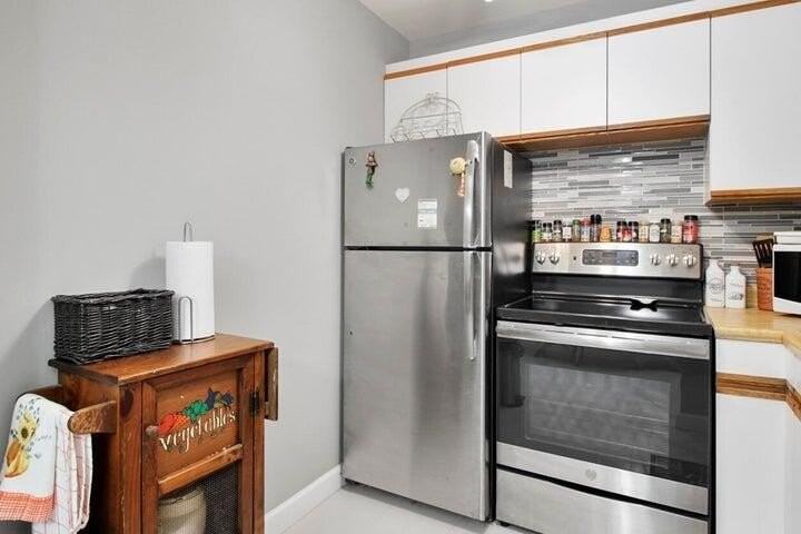 3000 Lake Osborne Dr Apt 107 - Photo 6 of 9