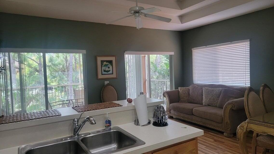 8243 Mulligan Cir Unit 3522 - Photo 4 of 12