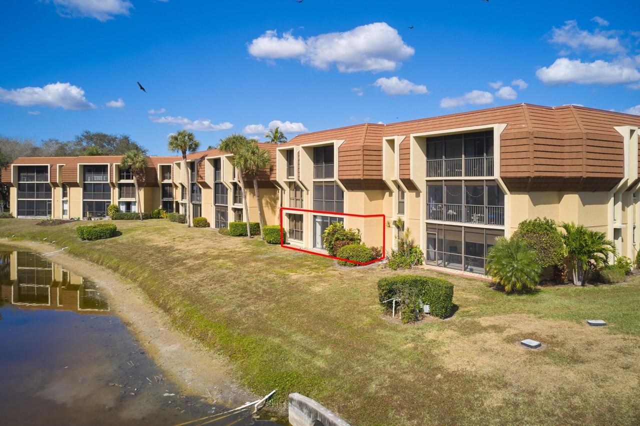 5250 Woodland Lakes Dr Apt 130 - Photo 2 of 34