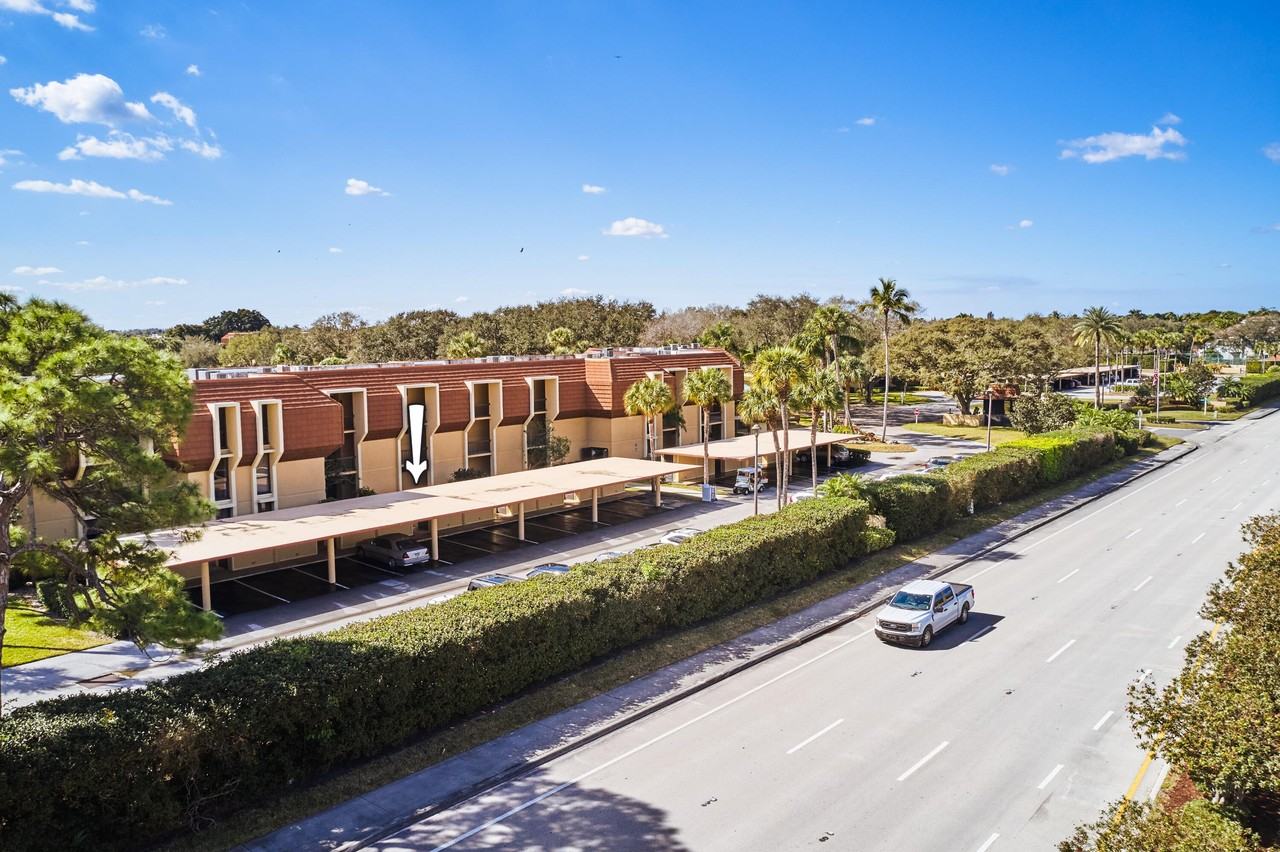 5250 Woodland Lakes Dr Apt 130 - Photo 3 of 34