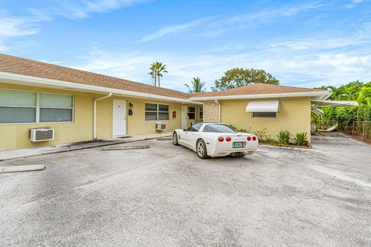 751 Hummingbird Way Apt 6 - Photo 2 of 18