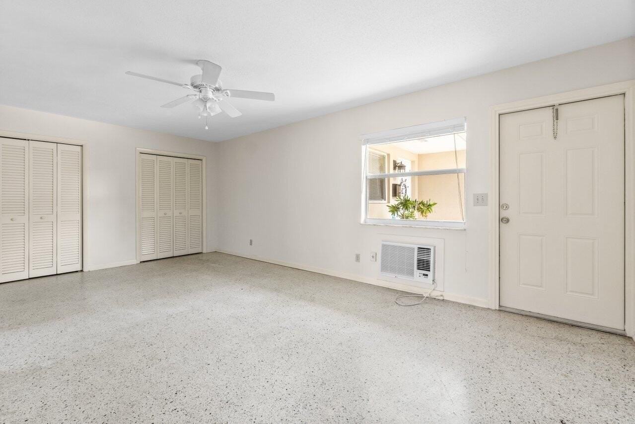 751 Hummingbird Way Apt 6 - Photo 6 of 18