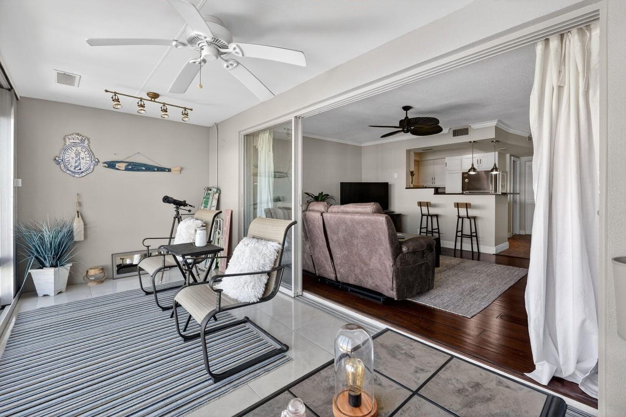 100 Lehane Ter Apt 28 - Photo 7 of 33