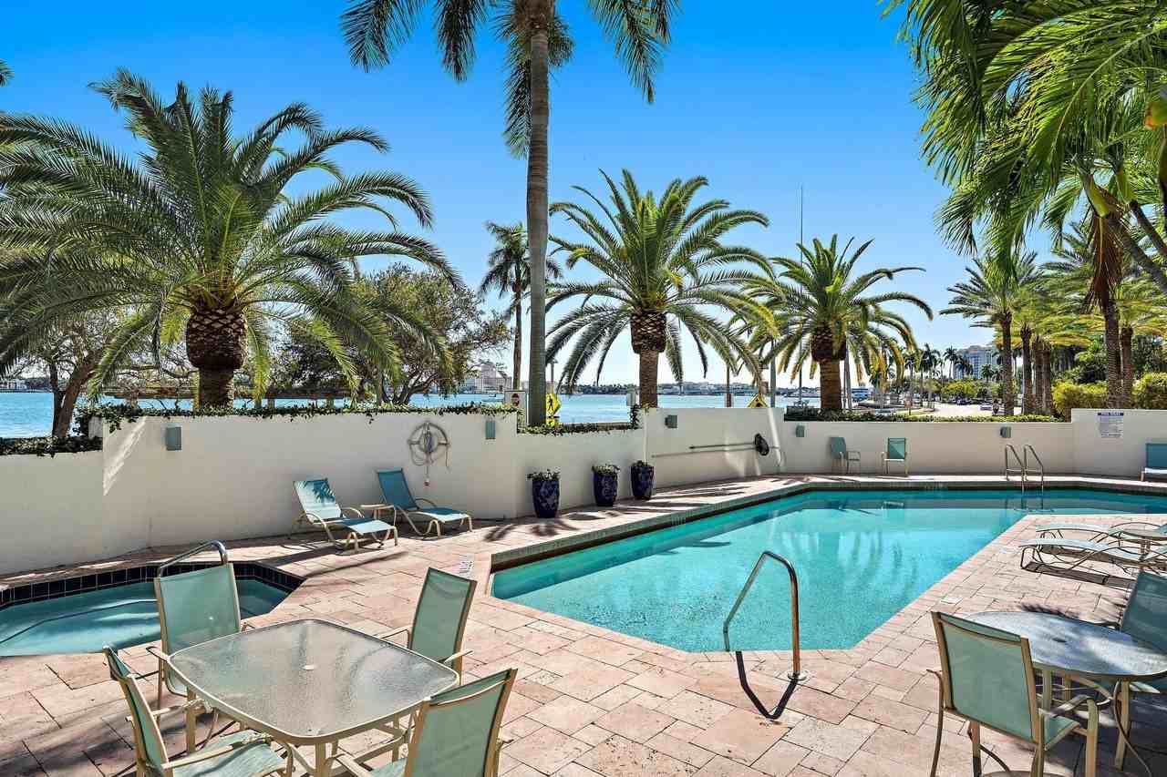 1617 N Flagler Dr Apt 11b - Photo 3 of 40