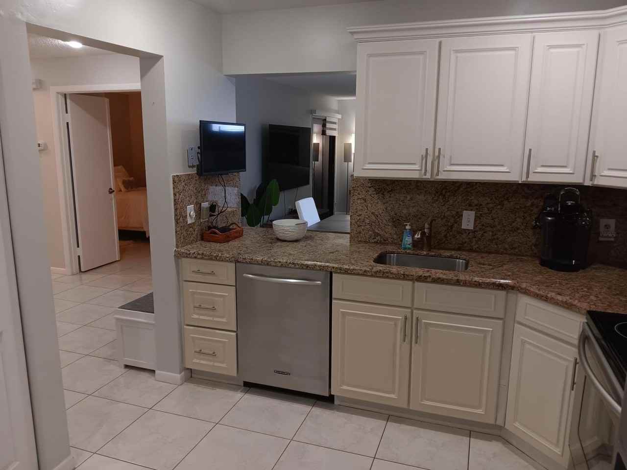 13125 Chadwick Ct Apt 2 - Photo 5 of 18