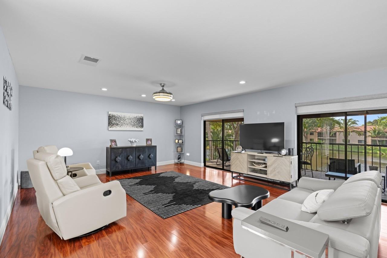 9265 Vista Del Lago Apt 41b - Photo 6 of 43