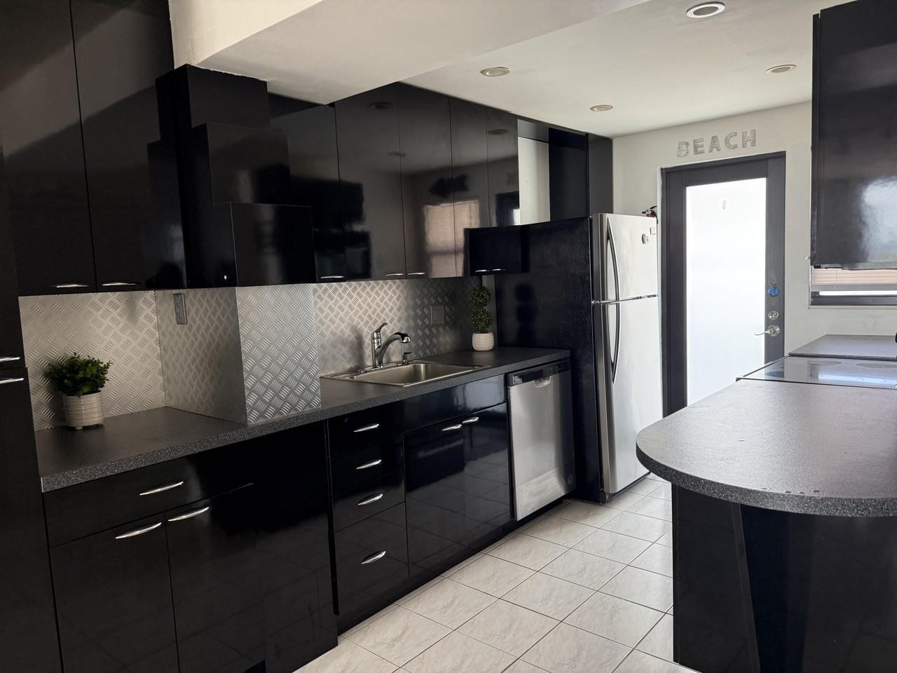 801 N Ocean Blvd Apt 802 - Photo 7 of 27