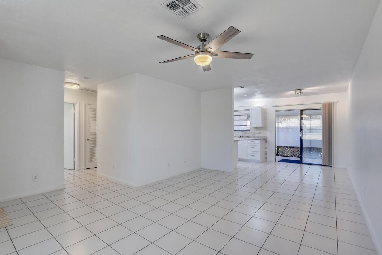 12449 Westhampton Cir - Photo 7 of 18