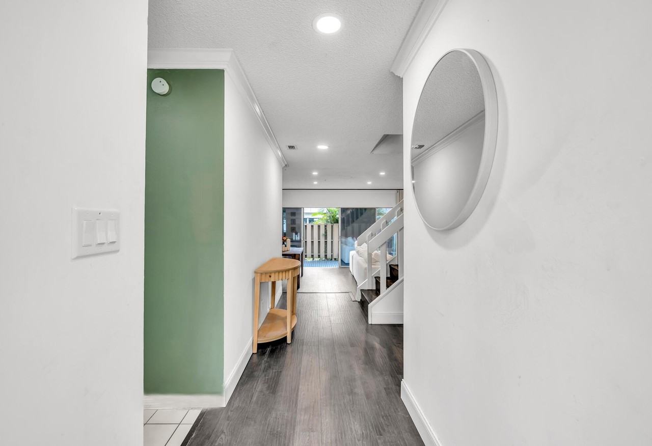 881 Nw 81st Way Unit 3 - Photo 3 of 29