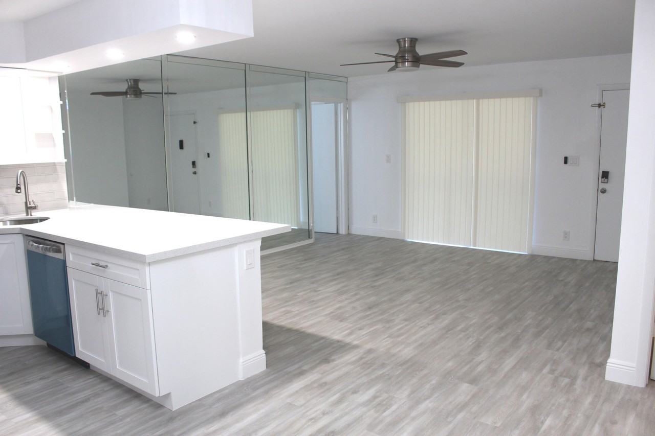 4181 S 57th Ave Apt D - Photo 7 of 24