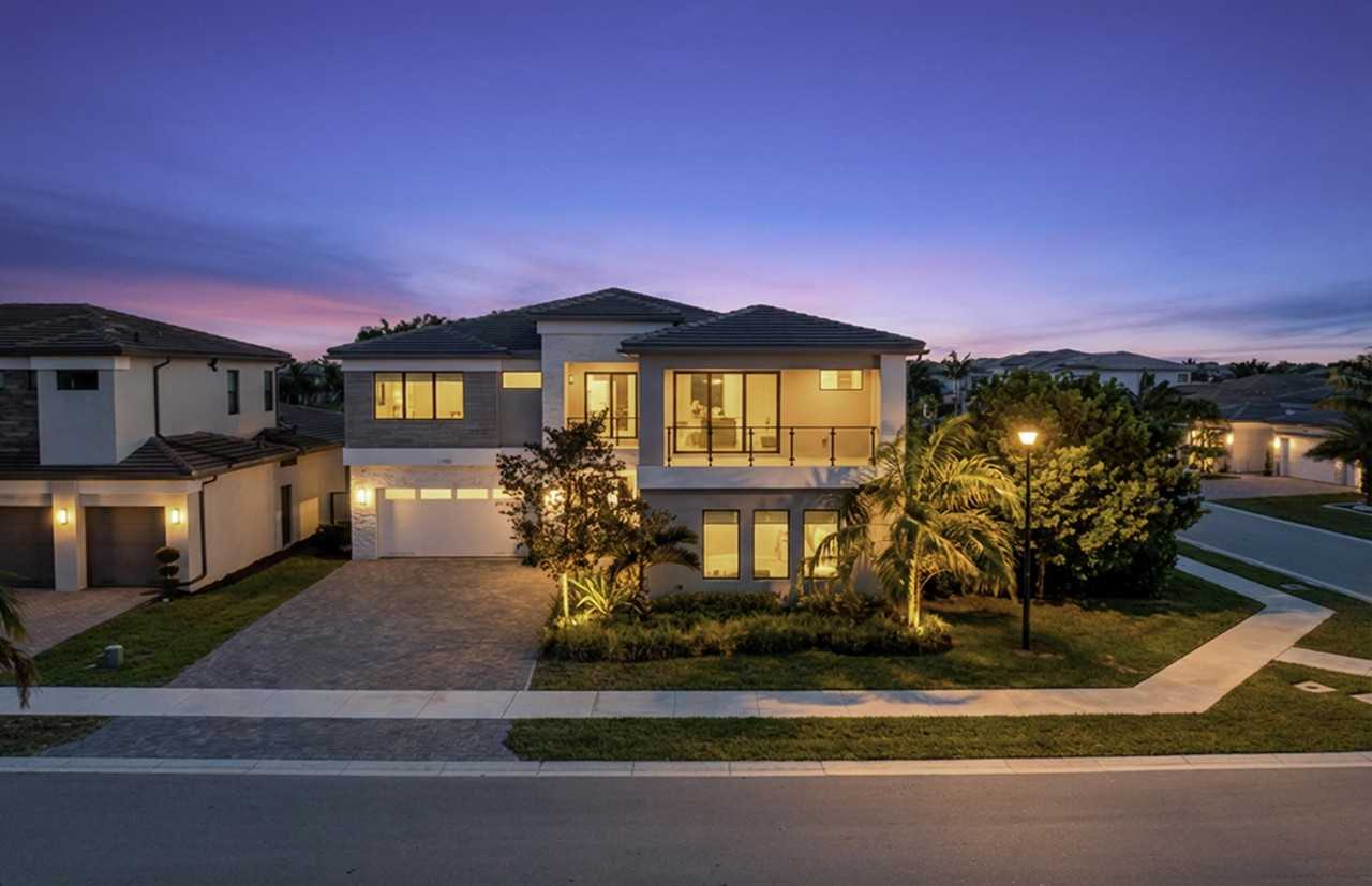 17081 Five Waters Ave - Photo 3 of 50