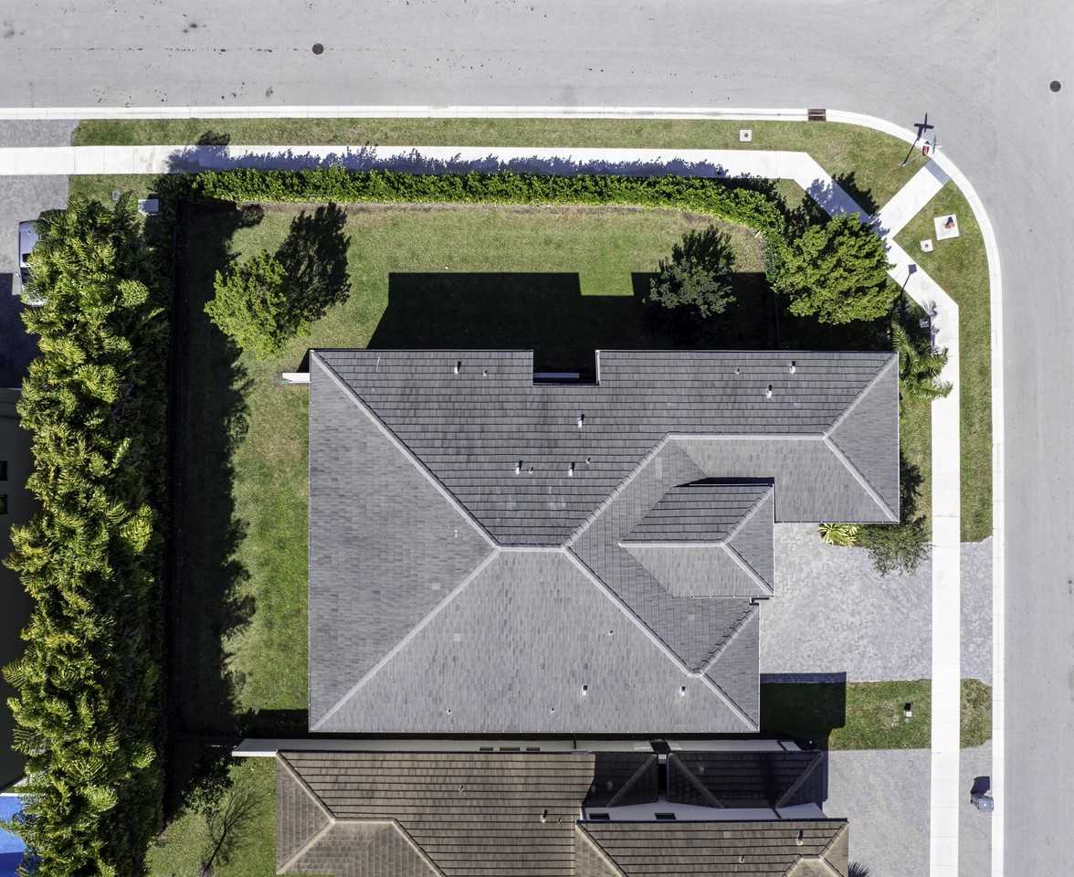 17081 Five Waters Ave - Photo 7 of 50