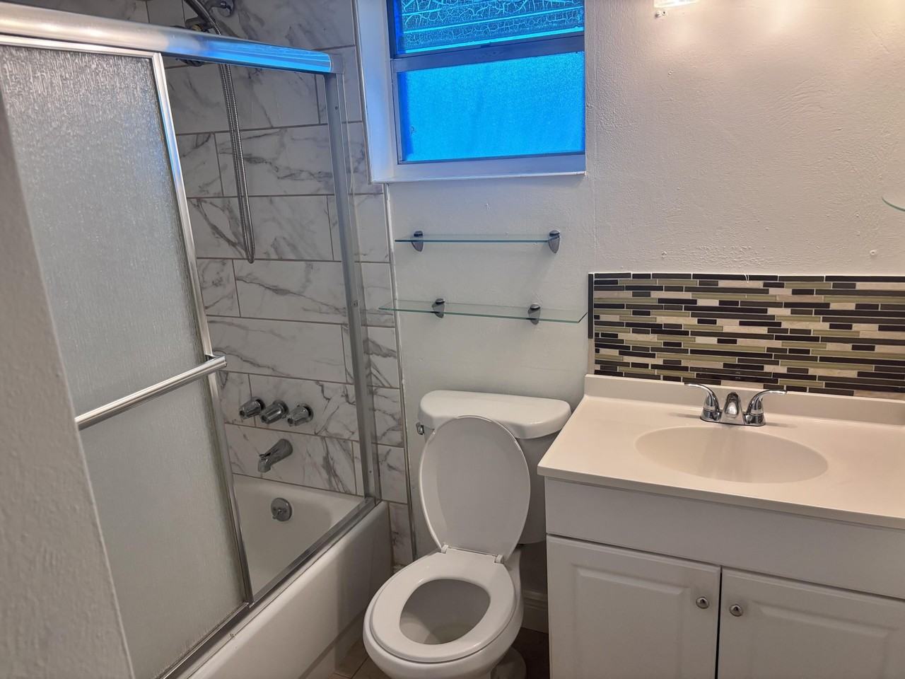 2213 Ne 1st Ct Apt 103 - Photo 2 of 8