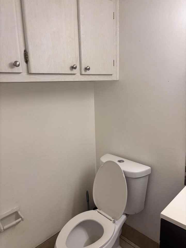 2213 Ne 1st Ct Apt 103 - Photo 3 of 8