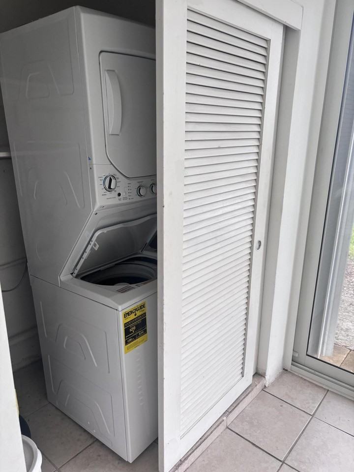 2213 Ne 1st Ct Apt 103 - Photo 6 of 8