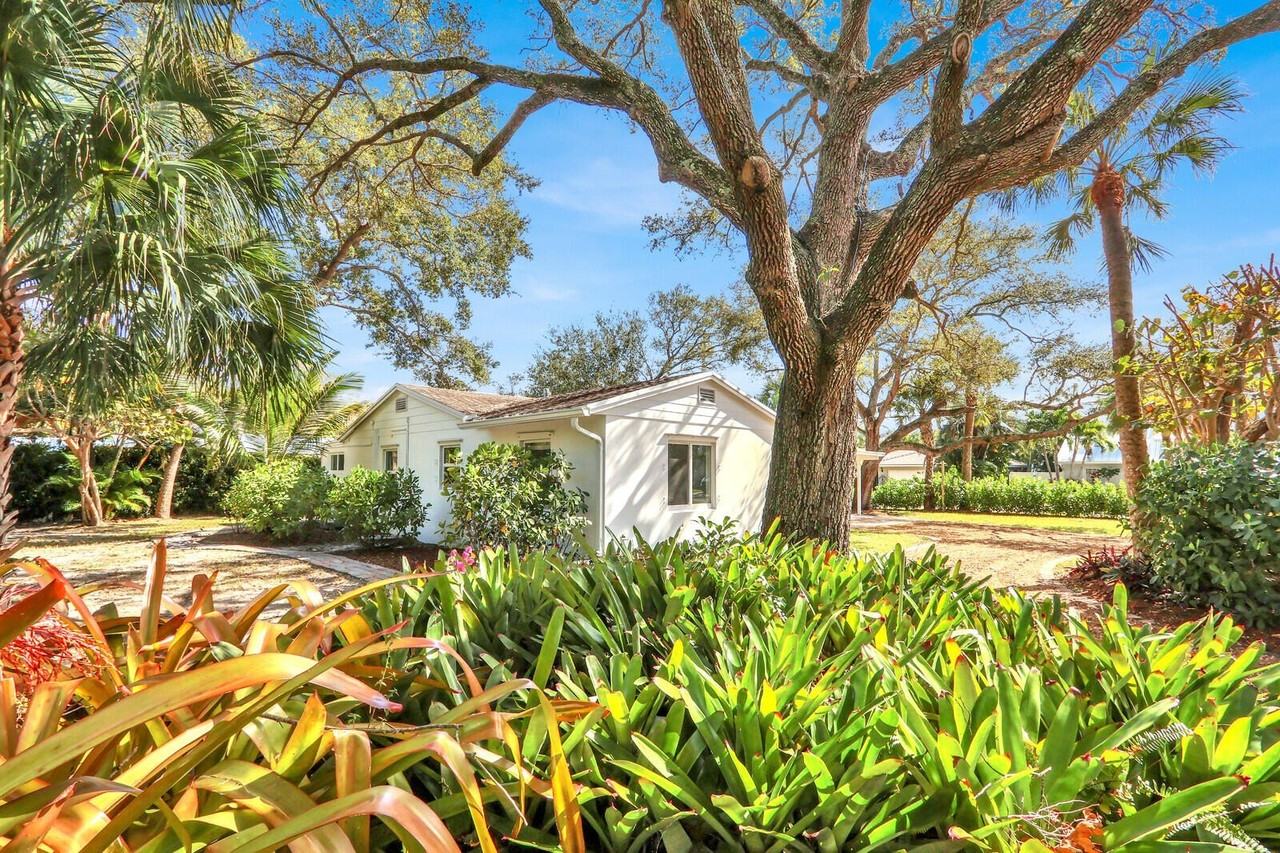 601 Paulina Rd - Photo 2 of 36