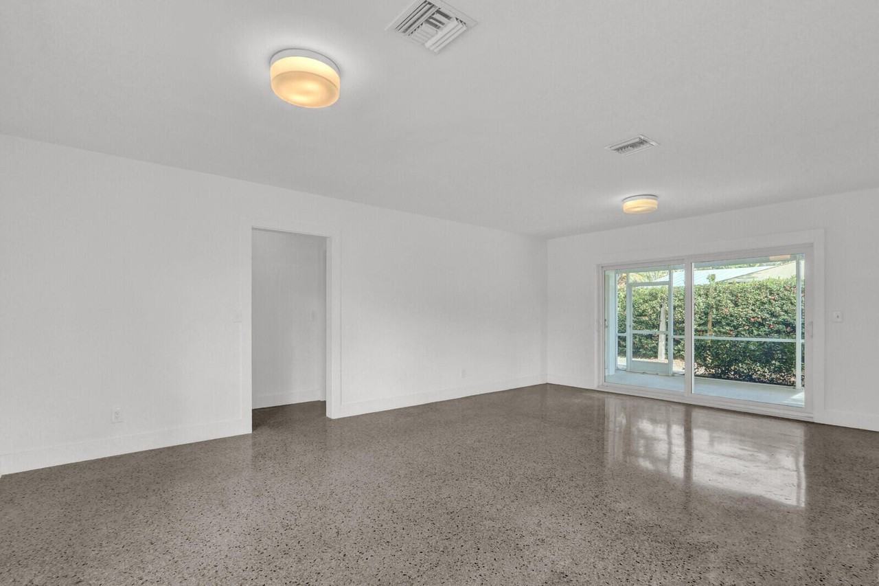 601 Paulina Rd - Photo 7 of 36