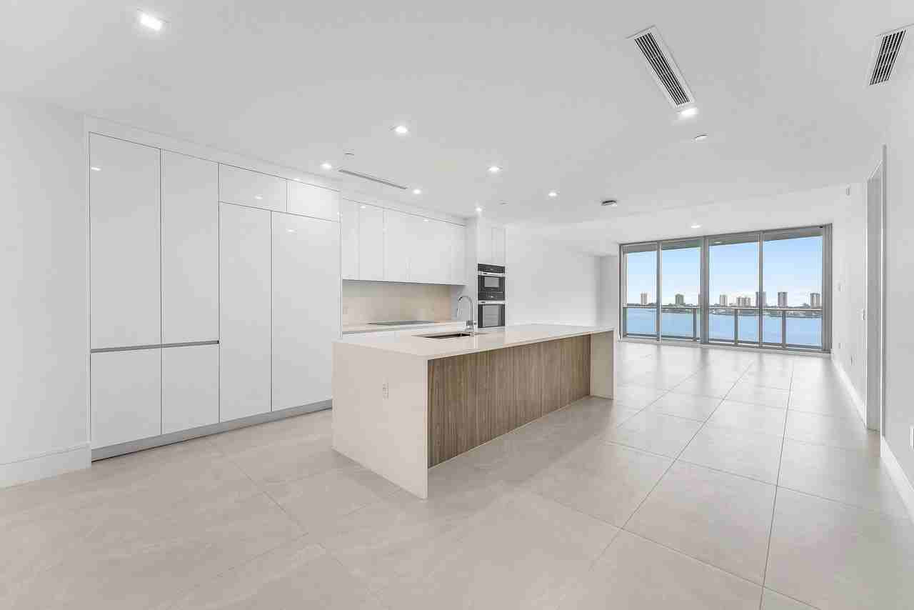 220 Lake Shore Dr Apt 1006 - Photo 5 of 50