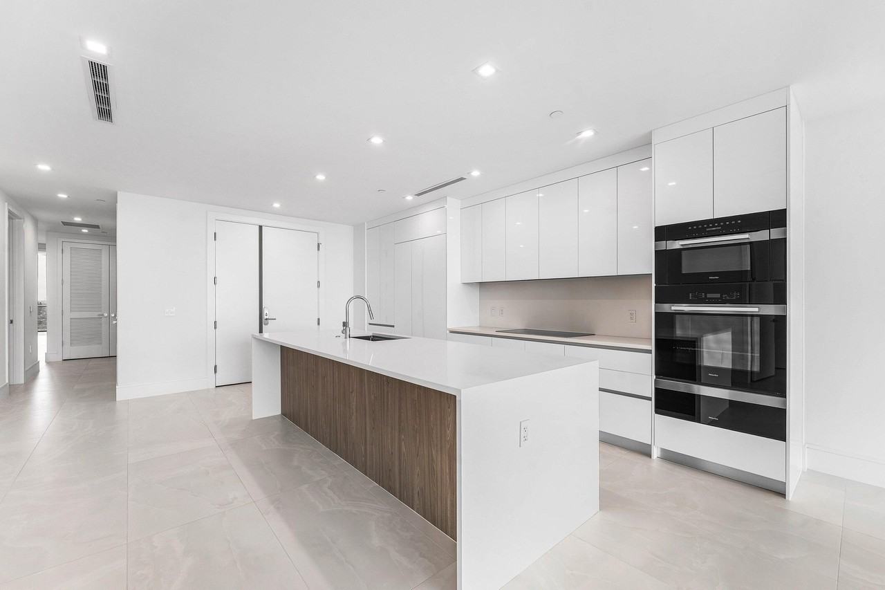 220 Lake Shore Dr Apt 1006 - Photo 6 of 50