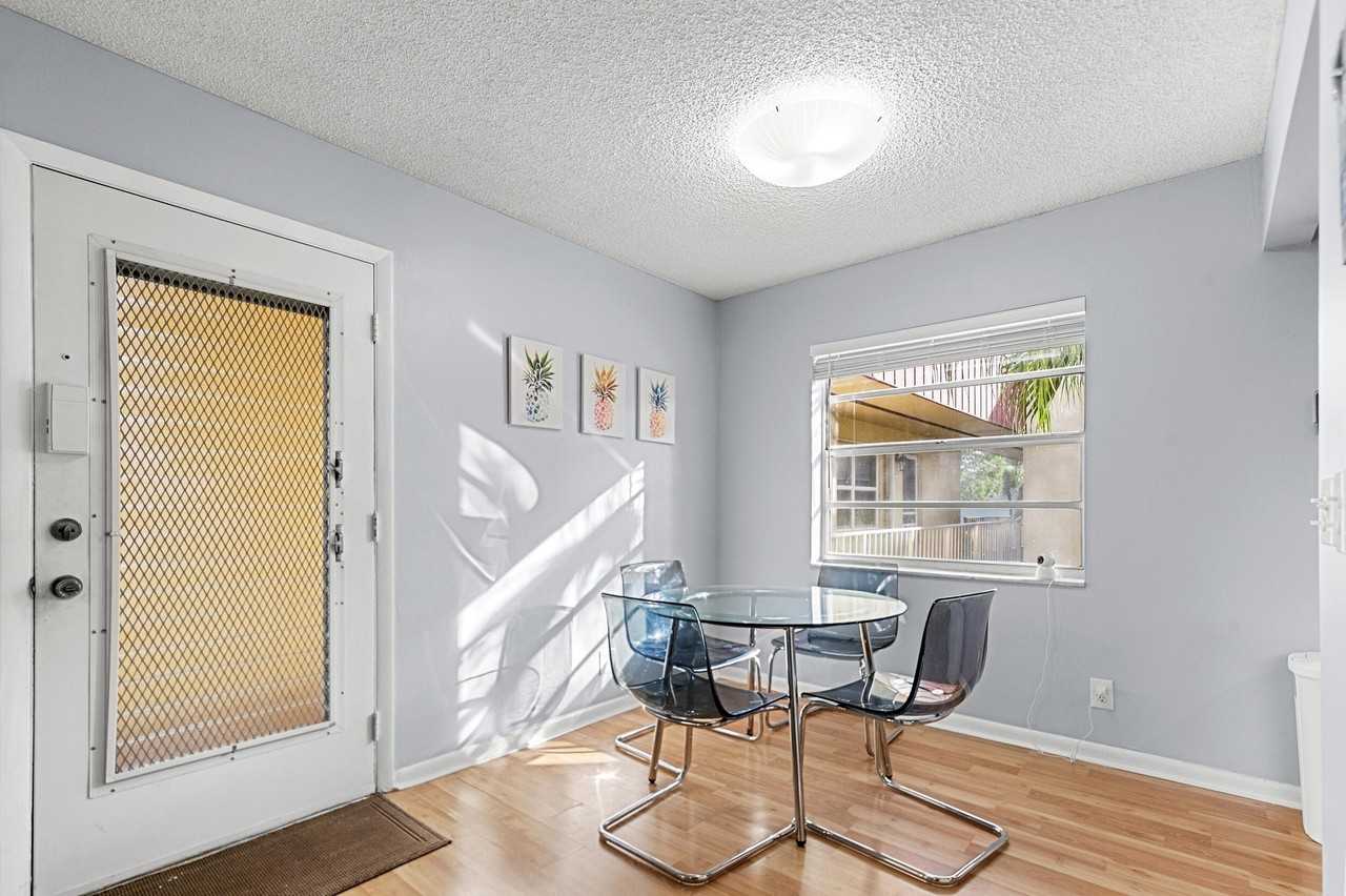 605 Flanders M - Photo 6 of 48