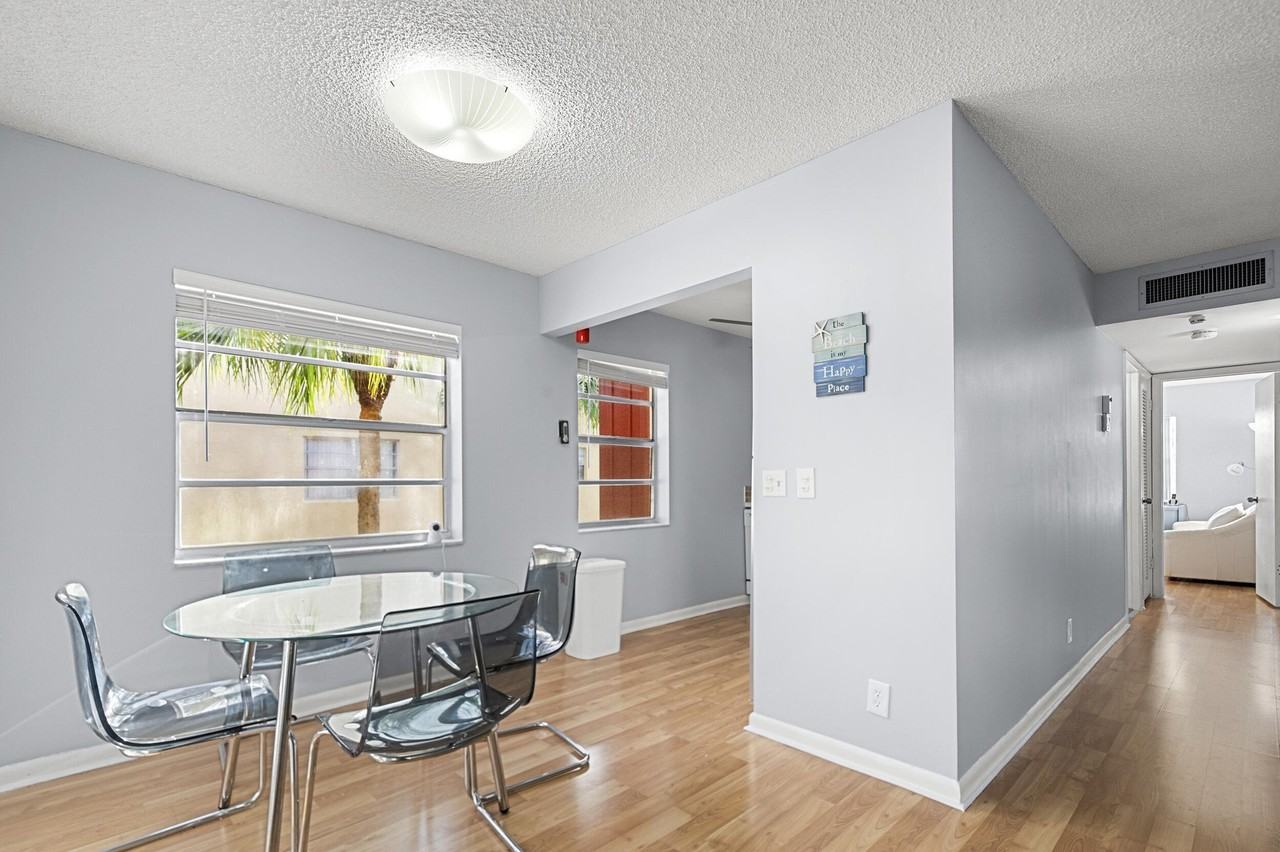605 Flanders M - Photo 7 of 48