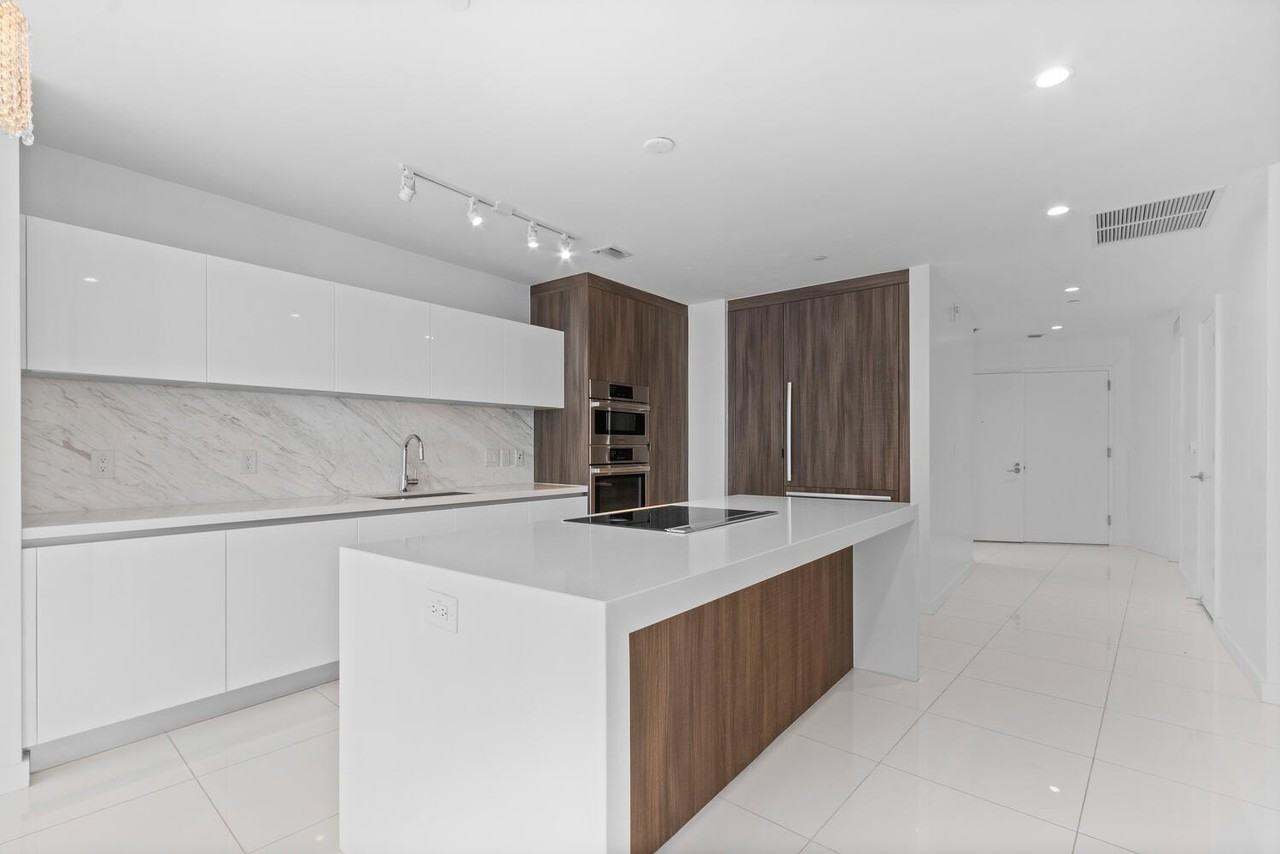 851 Ne 1st Ave Unit 3512 - Photo 4 of 41