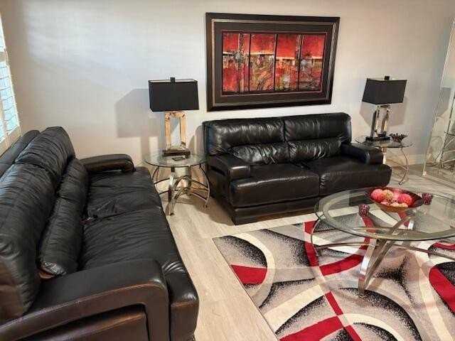 1015 Cornwall A Unit 1015 - Photo 5 of 19