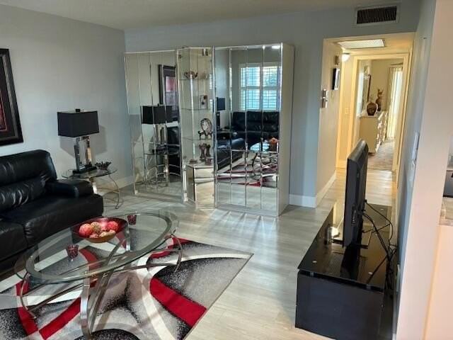 1015 Cornwall A Unit 1015 - Photo 6 of 19